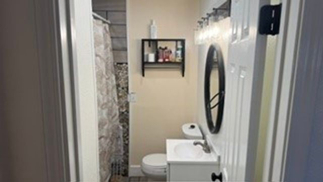 821 College Street, Cleburne, TX 76033
