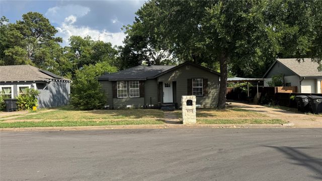 821 College Street, Cleburne, TX 76033