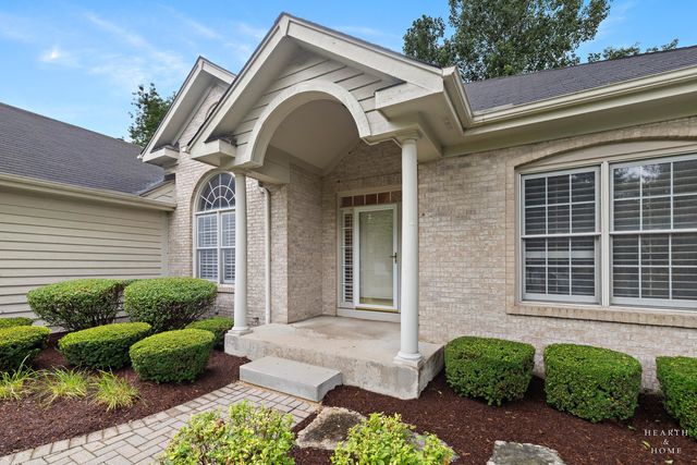 445 Kelly Lane, Crystal Lake, IL 60012
