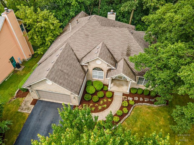 445 Kelly Lane, Crystal Lake, IL 60012