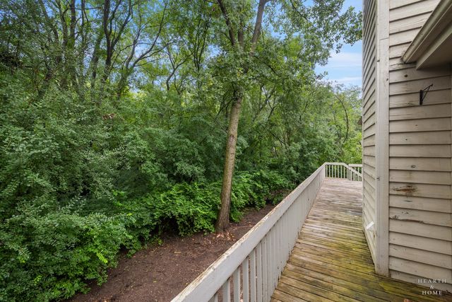 445 Kelly Lane, Crystal Lake, IL 60012