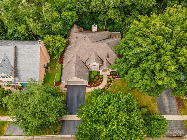 445 Kelly Lane, Crystal Lake, IL 60012