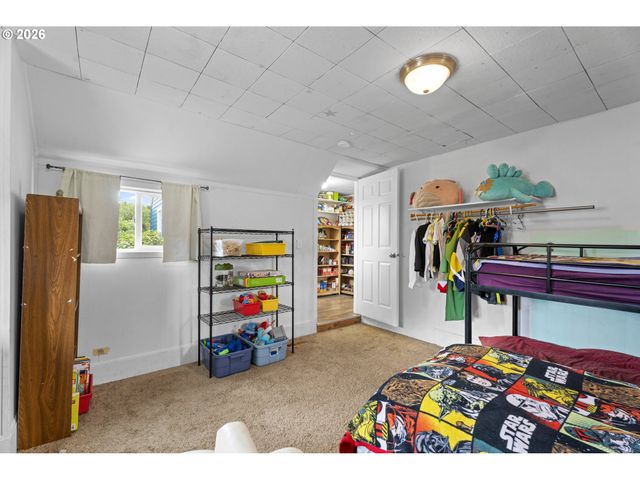 789 HALL St, Woodburn, OR 97071