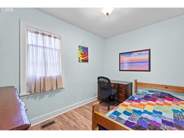 789 HALL St, Woodburn, OR 97071