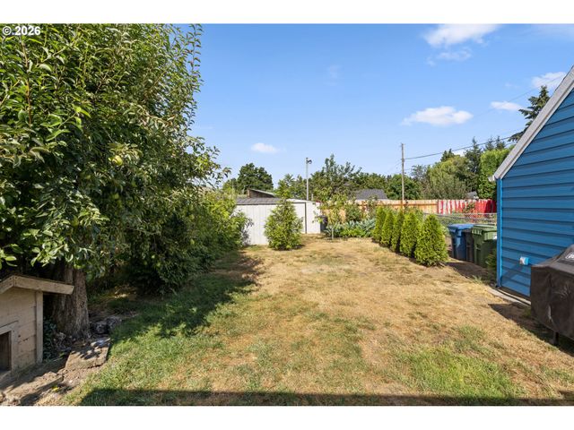 789 HALL St, Woodburn, OR 97071