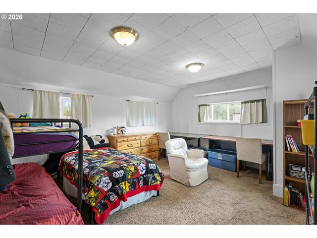 789 HALL St, Woodburn, OR 97071