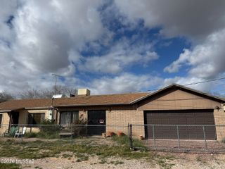 240 E Palmdale Street, Tucson, AZ 85714