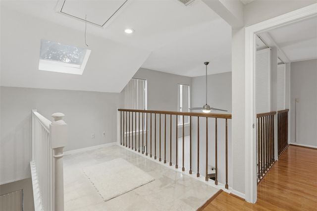 701 Bering Drive 102, Houston, TX 77057