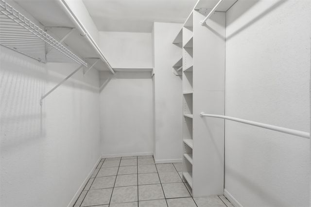 701 Bering Drive 102, Houston, TX 77057