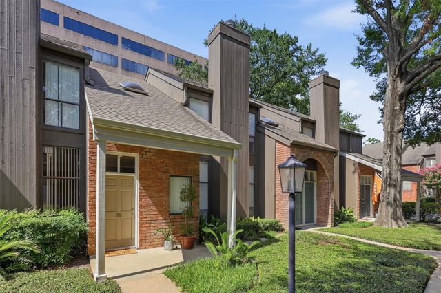 701 Bering Drive 102, Houston, TX 77057