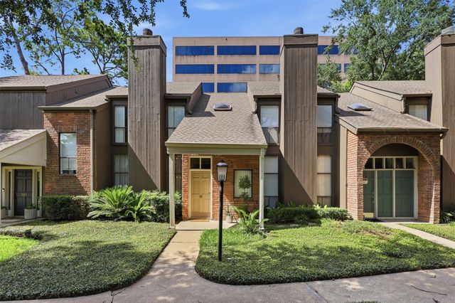 701 Bering Drive 102, Houston, TX 77057