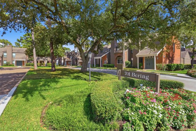 701 Bering Drive 102, Houston, TX 77057