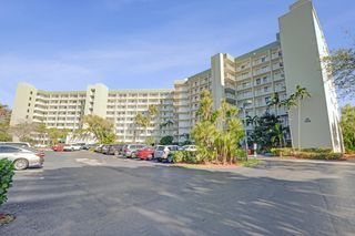 2334 S Cypress Bend Drive 907, Pompano Beach, FL 33069