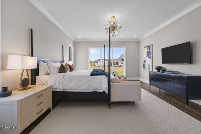 7 Gregory Court, Saratoga Springs, NY 12866