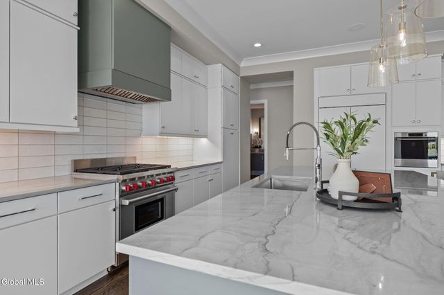 7 Gregory Court, Saratoga Springs, NY 12866