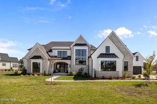 7 Gregory Court, Saratoga Springs, NY 12866