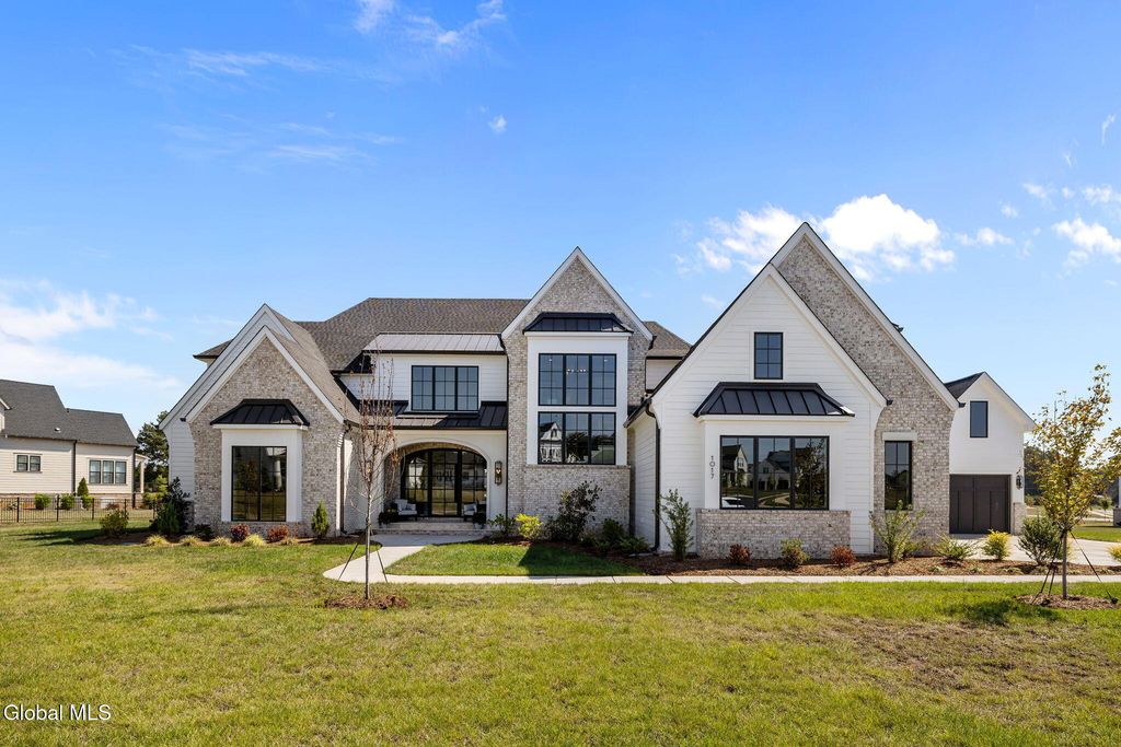 7 Gregory Court, Saratoga Springs, NY 12866