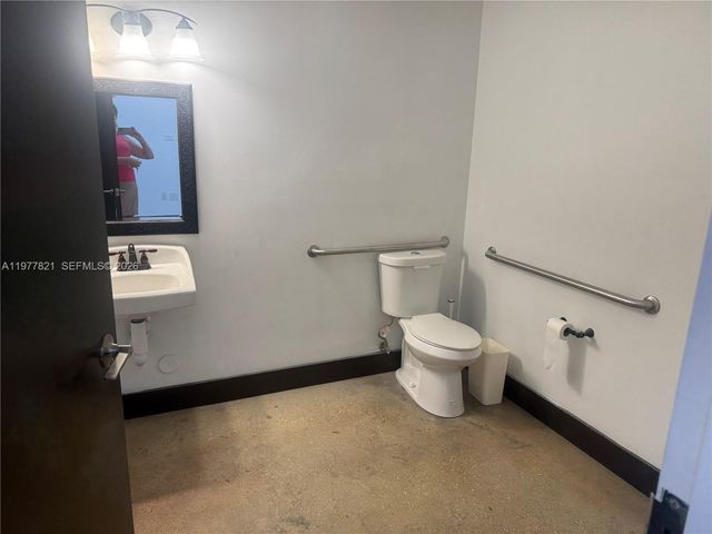 10171 NW 58th St 6 & 7, Doral, FL 33178