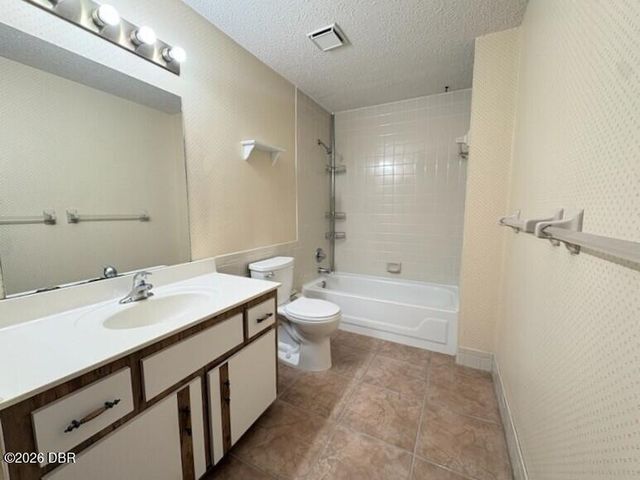 910 Big Tree Rd Apt 4-2, South Daytona, FL 32119