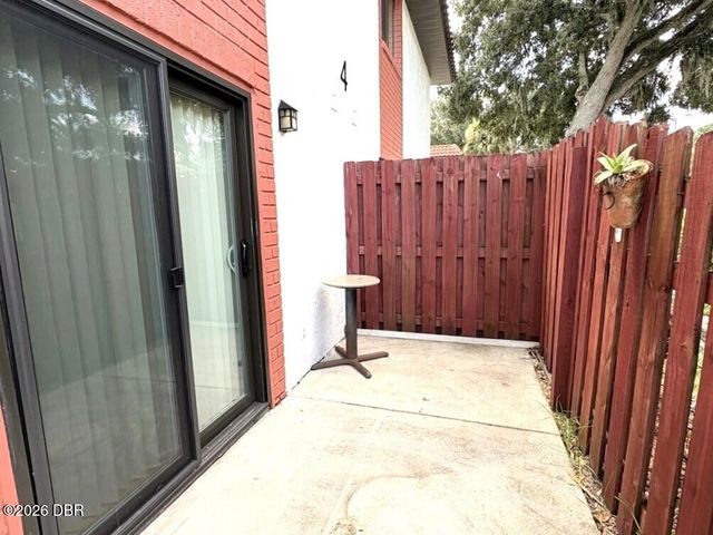 910 Big Tree Rd Apt 4-2, South Daytona, FL 32119