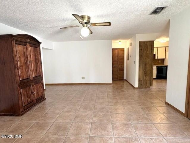 910 Big Tree Rd Apt 4-2, South Daytona, FL 32119