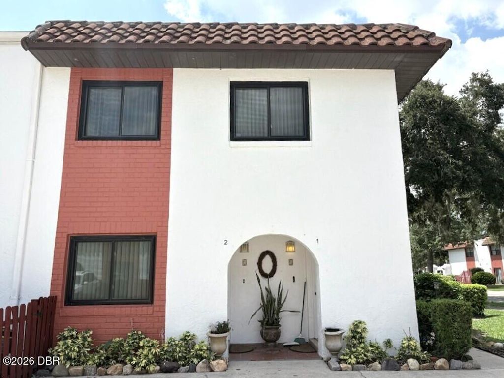 910 Big Tree Rd Apt 4-2, South Daytona, FL 32119