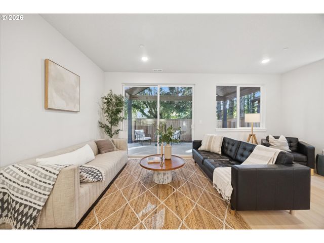 2557 Se 58TH Ave, Portland, OR 97206