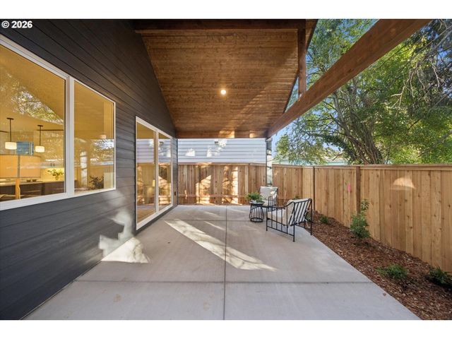 2557 Se 58TH Ave, Portland, OR 97206