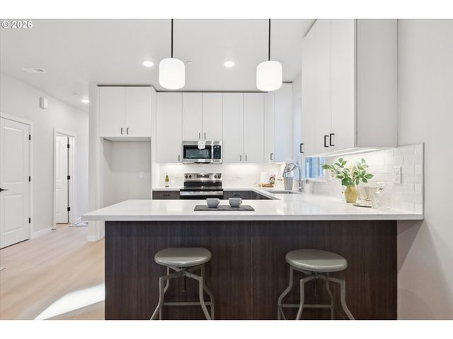 2557 Se 58TH Ave, Portland, OR 97206