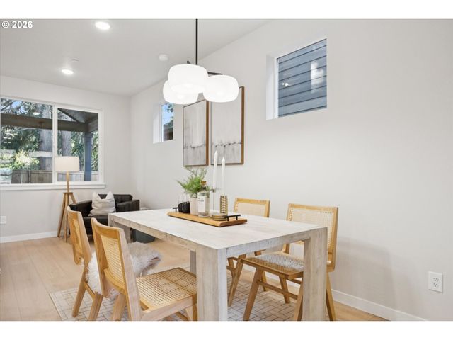2557 Se 58TH Ave, Portland, OR 97206