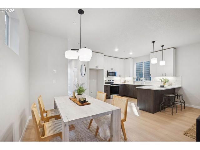 2557 Se 58TH Ave, Portland, OR 97206