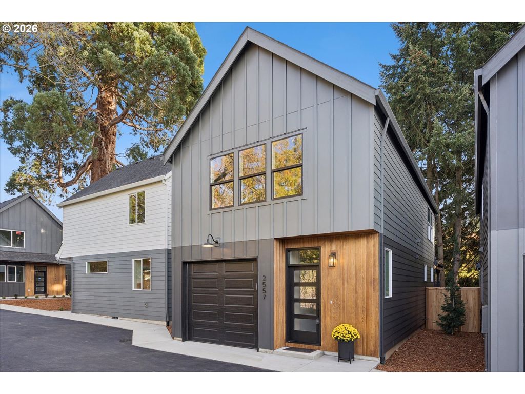 2557 Se 58TH Ave, Portland, OR 97206