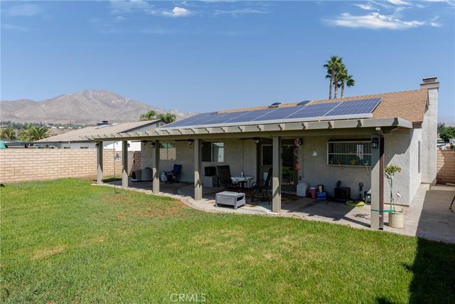 7554 Willow Way, Highland, CA 92346
