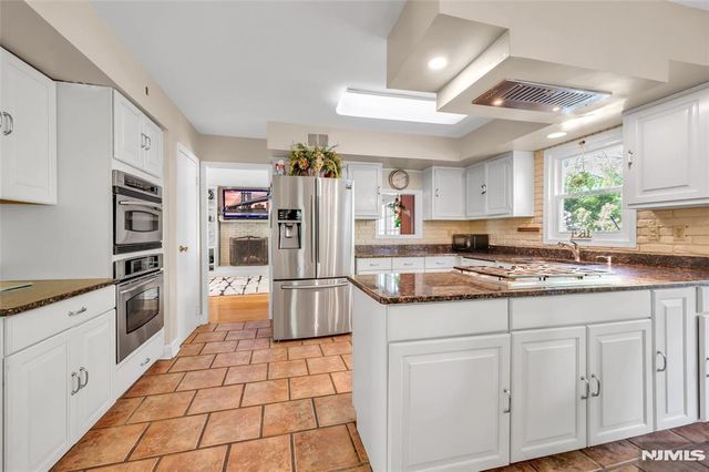 9 Wooded Hill Lane, Randolph Township, NJ 07869