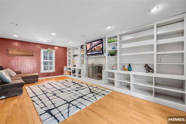 9 Wooded Hill Lane, Randolph Township, NJ 07869