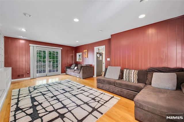 9 Wooded Hill Lane, Randolph Township, NJ 07869