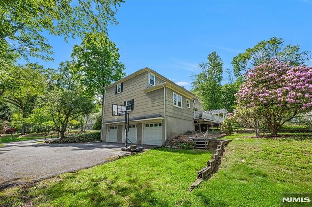 9 Wooded Hill Lane, Randolph Township, NJ 07869