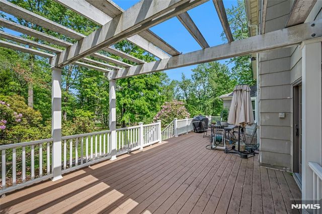 9 Wooded Hill Lane, Randolph Township, NJ 07869