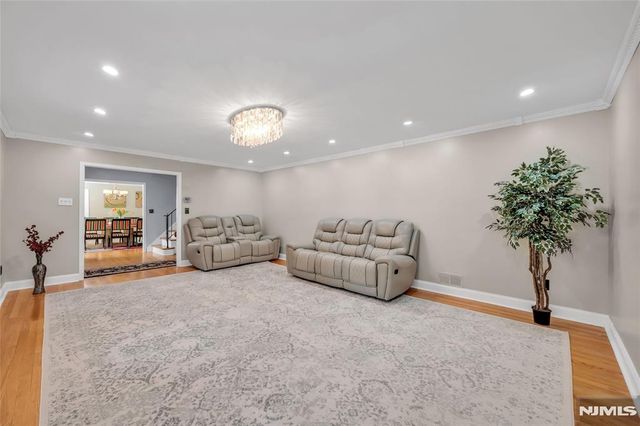 9 Wooded Hill Lane, Randolph Township, NJ 07869