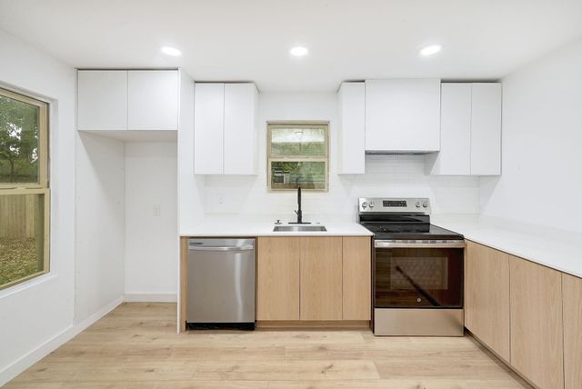 2404 Santa Rita ST, Austin, TX 78702