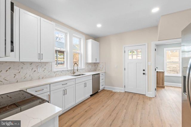 910 MAIN ST, Delta, PA 17314