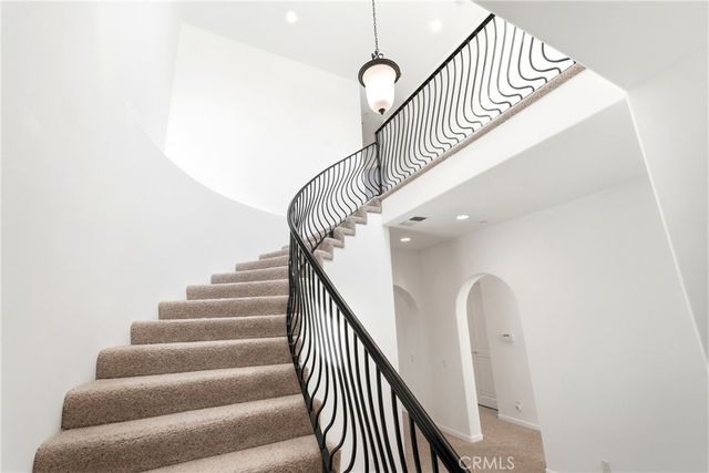 585 Via Pueblo, Riverside, CA 92507