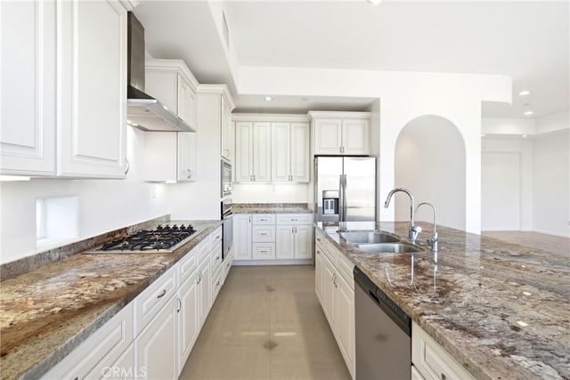 585 Via Pueblo, Riverside, CA 92507