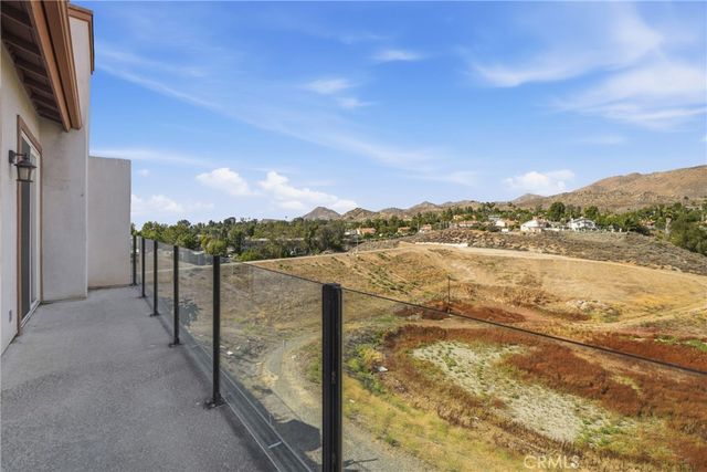 585 Via Pueblo, Riverside, CA 92507
