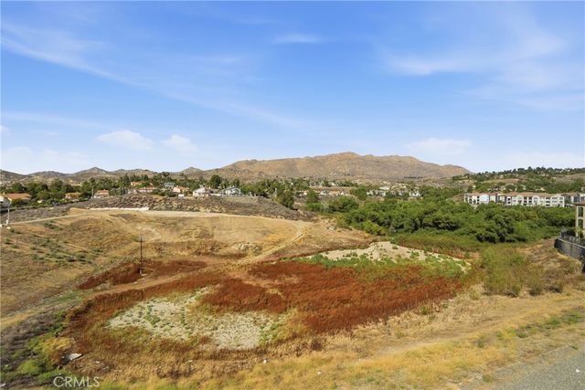585 Via Pueblo, Riverside, CA 92507
