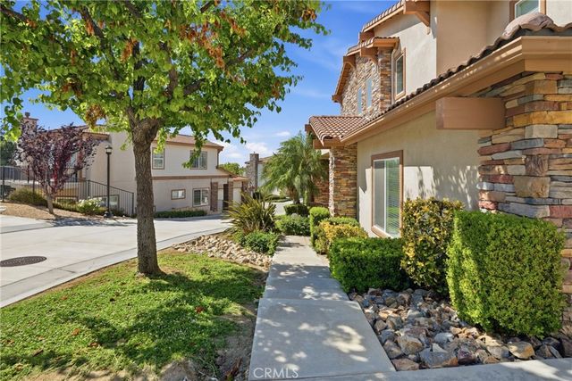 585 Via Pueblo, Riverside, CA 92507