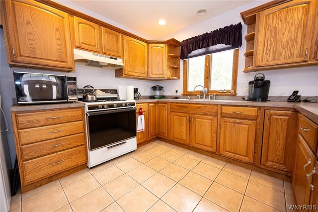 3050 Hillbrook Drive, Eden, NY 14057