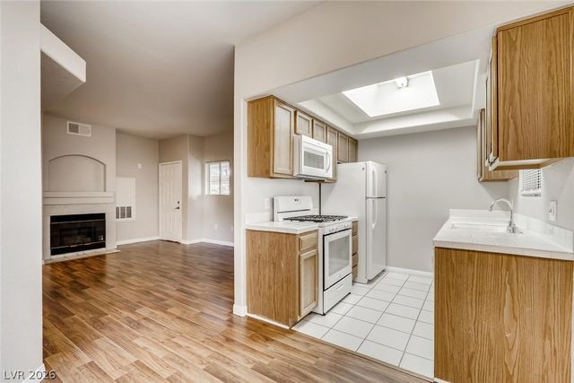 8425 Running Deer Avenue 102, Las Vegas, NV 89145