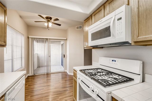 8425 Running Deer Avenue 102, Las Vegas, NV 89145