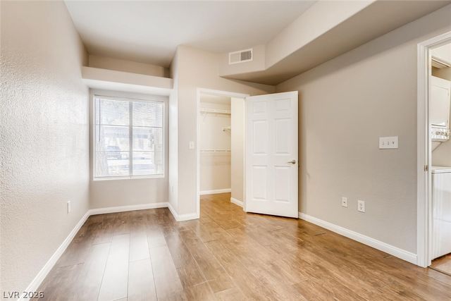 8425 Running Deer Avenue 102, Las Vegas, NV 89145